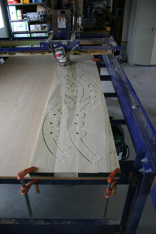 CNC router cuts corner parts